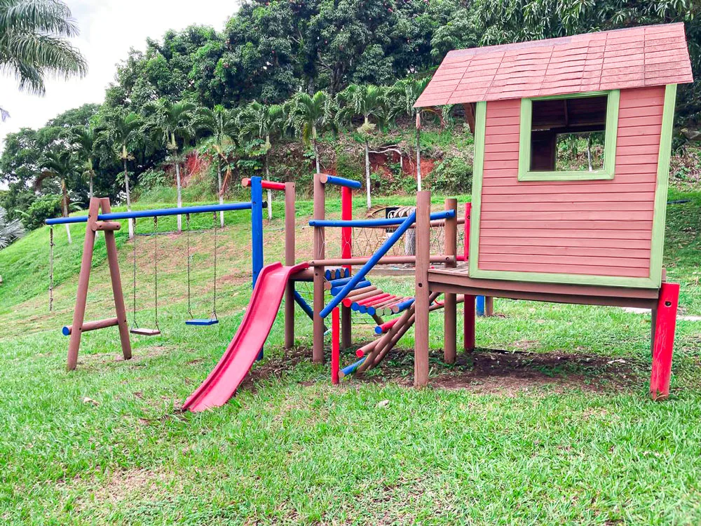 Área de juegos — campo